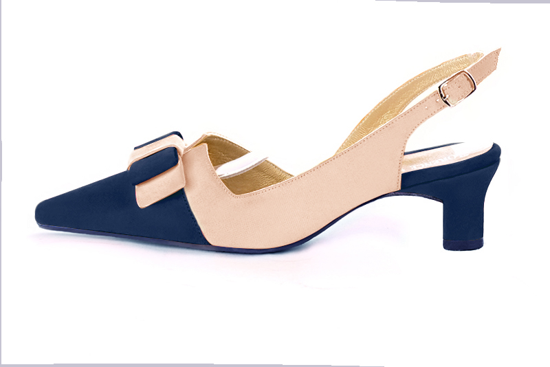 Navy blue and powder pink women's open back shoes, with a knot. Tapered toe. Low kitten heels. Profile view - Florence KOOIJMAN